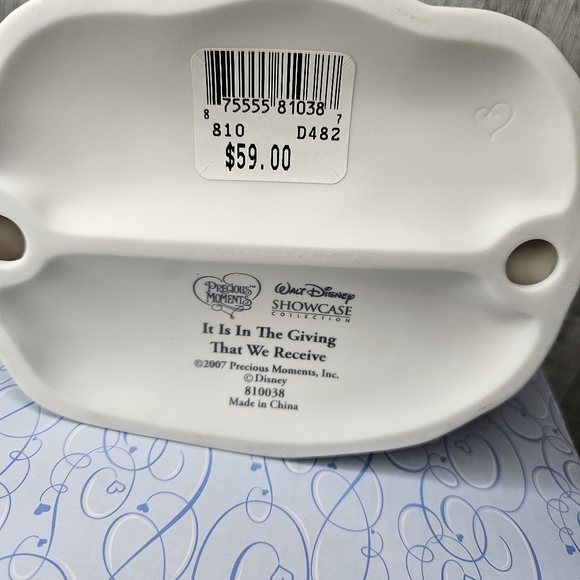 Precious Moments It Is In The Giving That We Receive 810038 Walt Disney 2007 - Picture 5 of 16